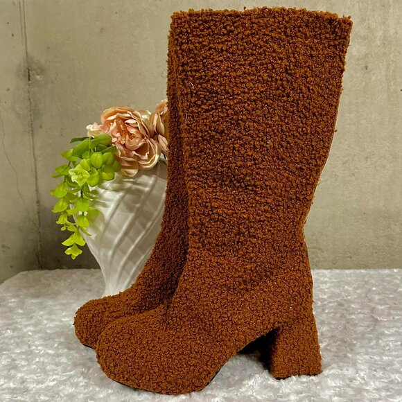 NWOT Fuzzy Teddy Shearling Platform Go Go Boots - Size 8.5 - Picture 1 of 7